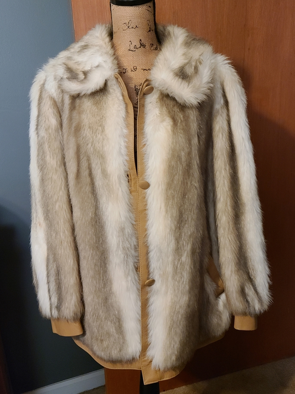 Women's Vintage Fur Coat - Cream & Tan